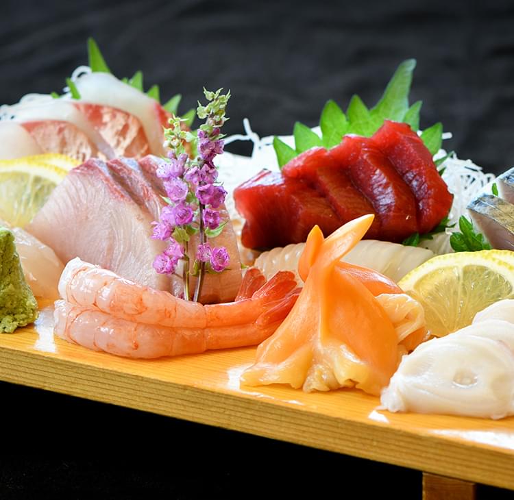 旬のお寿司と和食を寛ぎの空間で味わう穏やかな至福の時。